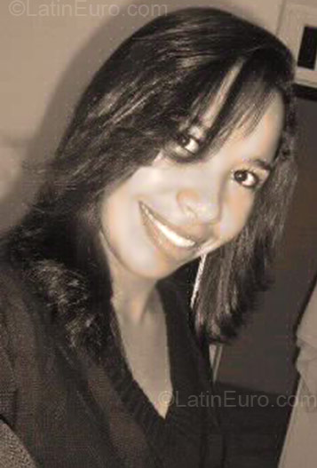 Date this voluptuous Brazil girl Lis from Salvador BR88