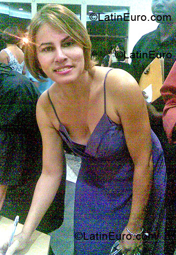 Date this hard body Brazil girl Ana Lucia from Paulista BR164