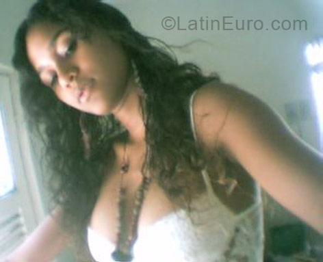 Date this young Brazil girl Munique from Recife BR176