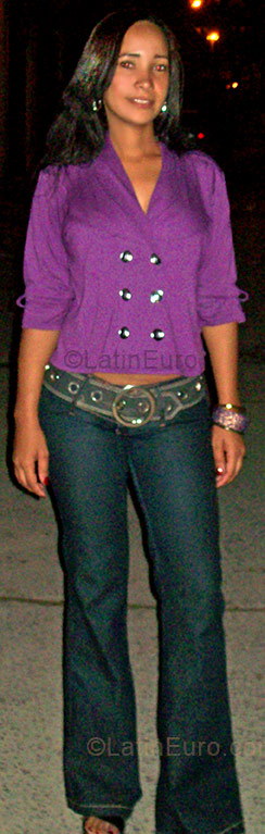 Date this athletic Brazil girl Sandra from Salvador BR204