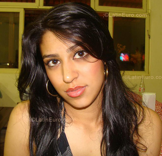 Date this attractive Brazil girl Janaina from Belo Horizonte BR236