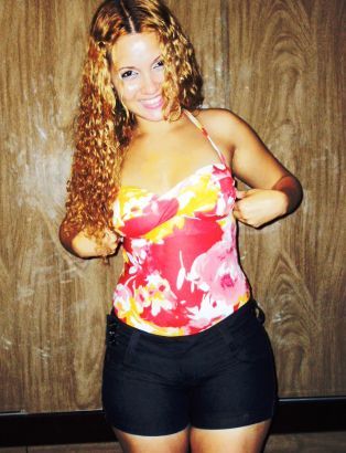 Date this attractive Brazil girl ANA CRISTINA from Aracaju IT3