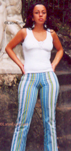 Date this cute Brazil girl Debora from Ouro Fino BR288