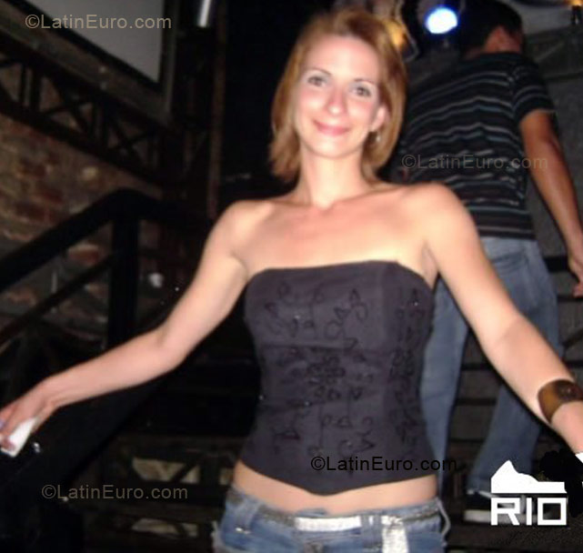 Date this stunning Brazil girl Vanessa from Rio De Janeiro BR300