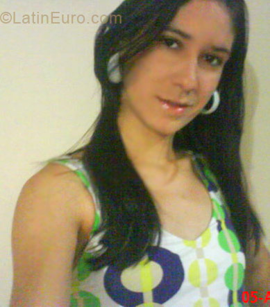 Date this pretty Brazil girl Amanda from Governador Valadares BR302