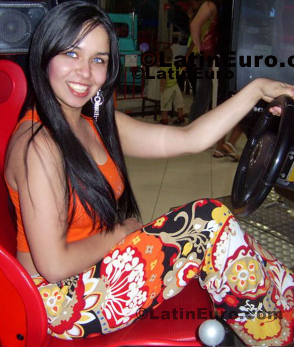 Date this attractive Brazil girl Gianni from Cuiaba BR315