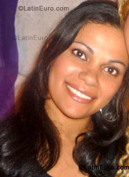 Date this passionate Brazil girl Suzana from Rio De Janeiro BR443