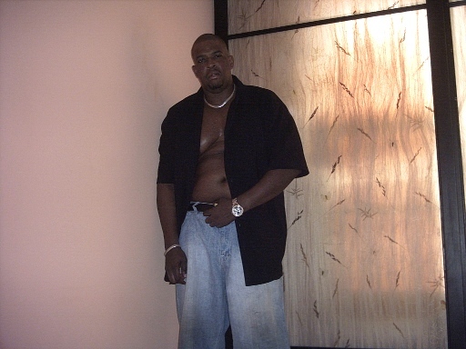 Date this athletic United States man Bronzesmoo from New York US1067