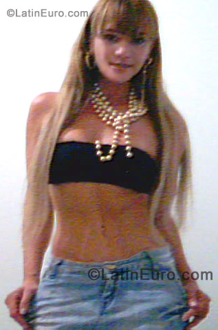 Date this sensual Brazil girl Emily from Criciuma BR506