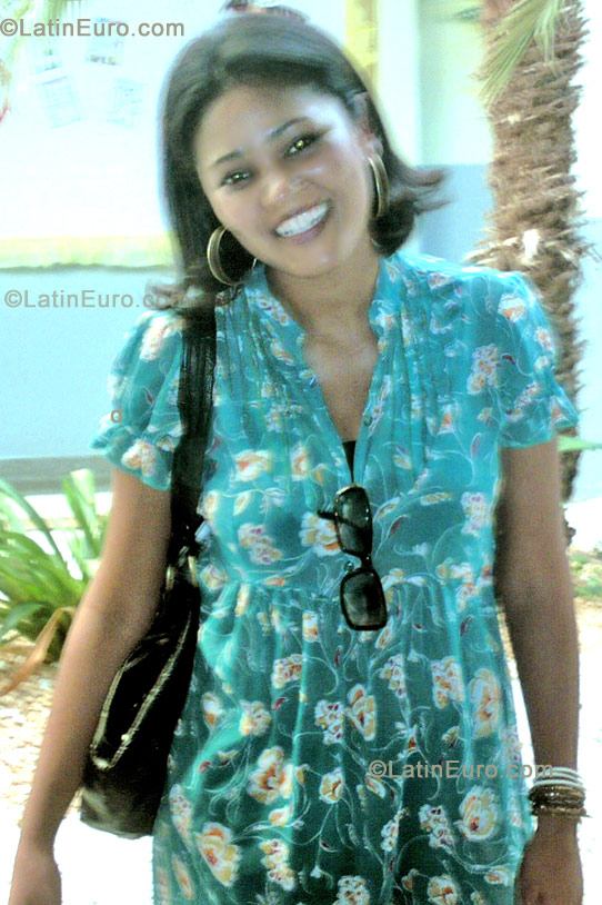 Date this voluptuous Brazil girl Elizangela Aparecida from Marilia BR549