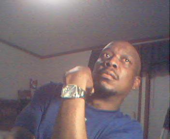 Date this athletic United States man Tommy from Wilson US1419