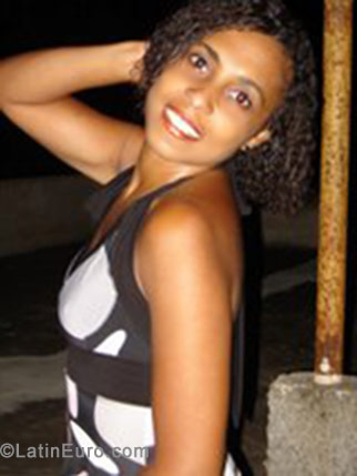 Date this charming Brazil girl Joana Aparecida from Vitoria BR763