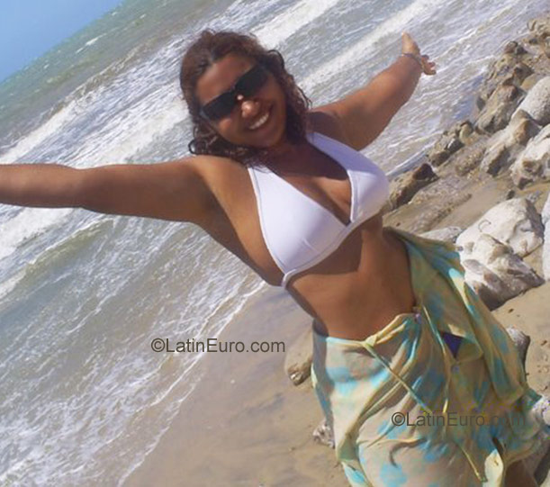 Date this good-looking Brazil girl Denise Dominique from  BR927