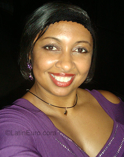 Date this delightful Brazil girl Mirian from Marica BR930