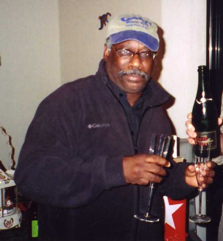 Date this georgeous Dominican Republic man Blacksun from Seattle DO765