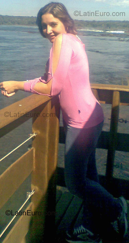 Date this georgeous Brazil girl Ana Paula from Foz Do Iguacu BR993