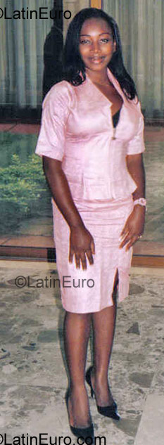 Date this young Gabon girl Nancy from Libreville GA1