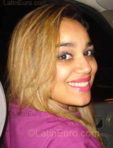 Date this delightful Brazil girl Glaucia from Duartina BR1031
