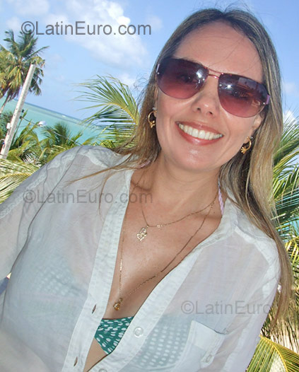 Date this passionate Brazil girl Maria from Joao Pessoa BR1053