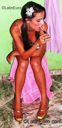 Date this nice looking Brazil girl Renata from Governador Nunes Freire BR1054