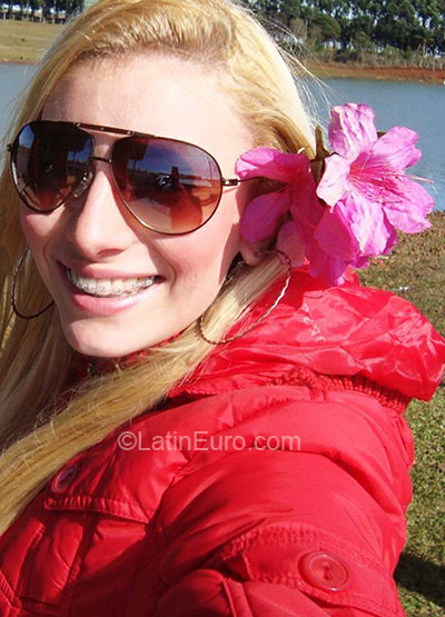 Date this funny Brazil girl Daniella from Chapeco BR1097
