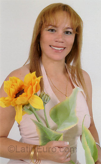 Date this happy Peru girl Cecilia Mercedes from Lima PE89