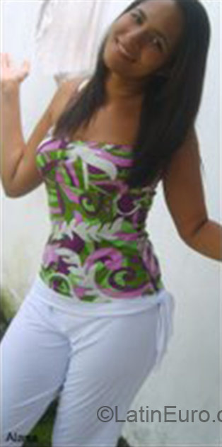 Date this sensual Brazil girl Alana from Itabuna BR1118