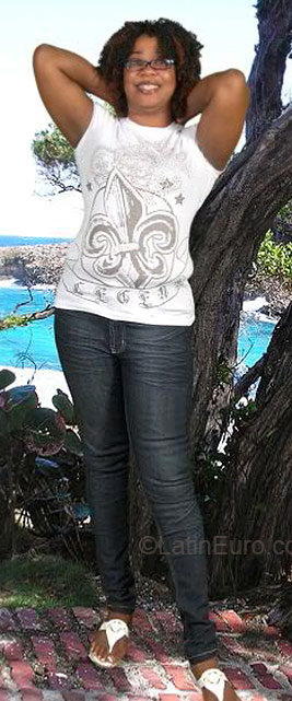 Date this gorgeous Jamaica girl Paula from  JM28