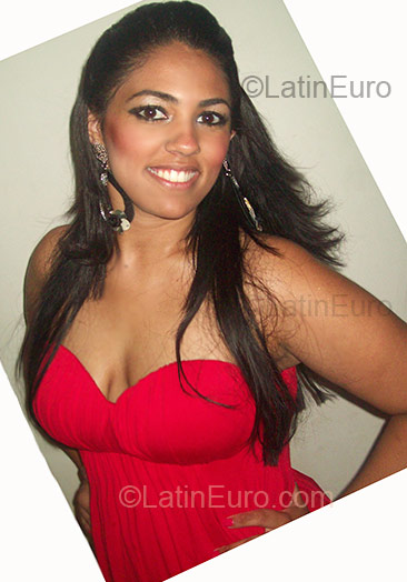 Date this happy Brazil girl Karina Viana from Ibitinga BR1299