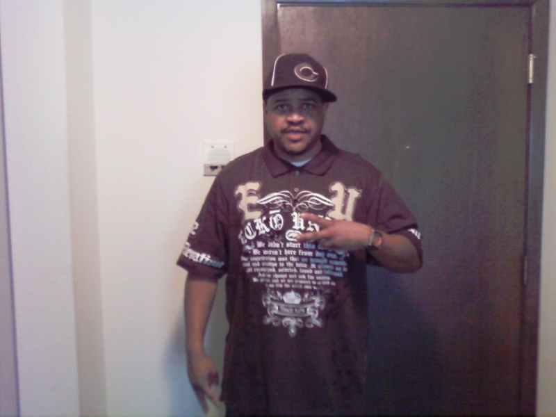 Date this athletic United States man CLUBSWEAT from Chicago US2945