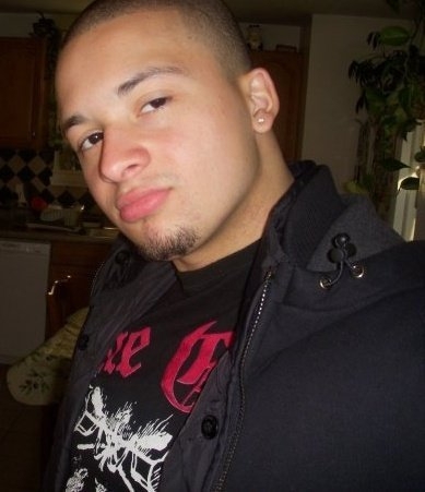 Date this foxy United States man Santiine from Bridgeport US2956