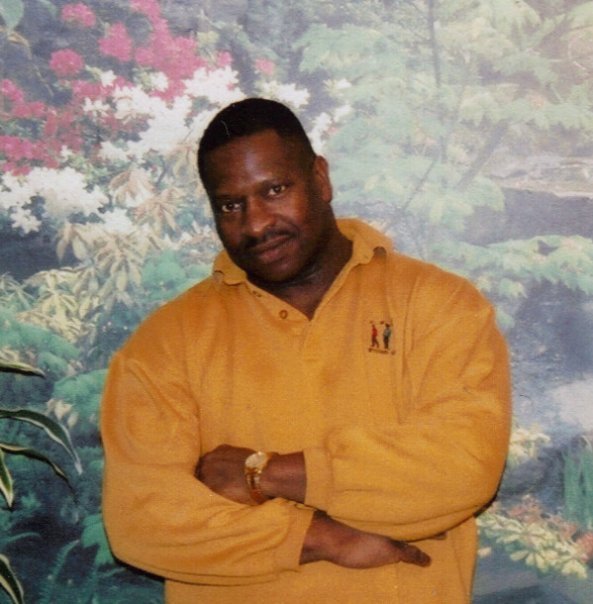 Date this good-looking United States man James from Madison US2981
