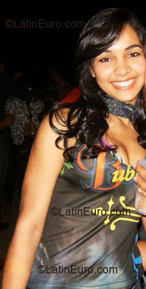 Date this attractive Brazil girl Monica from Montes Claros BR1360