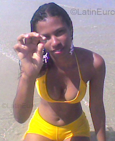 Date this passionate Brazil girl Carine from Ilheus BR1465