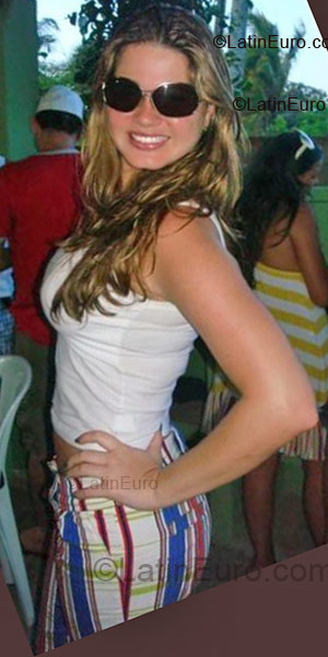 Date this georgeous Brazil girl Juliana from Serra BR1546