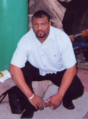 Date this voluptuous United States man Blair from San Diego US3916