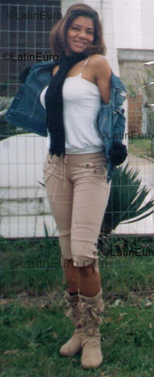 Date this funny Brazil girl Cintia Aparecida from Sete Lagoas BR1711