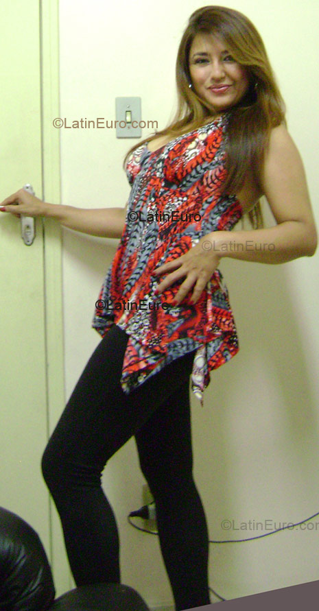 Date this pretty Brazil girl Symone from Santos BR1746