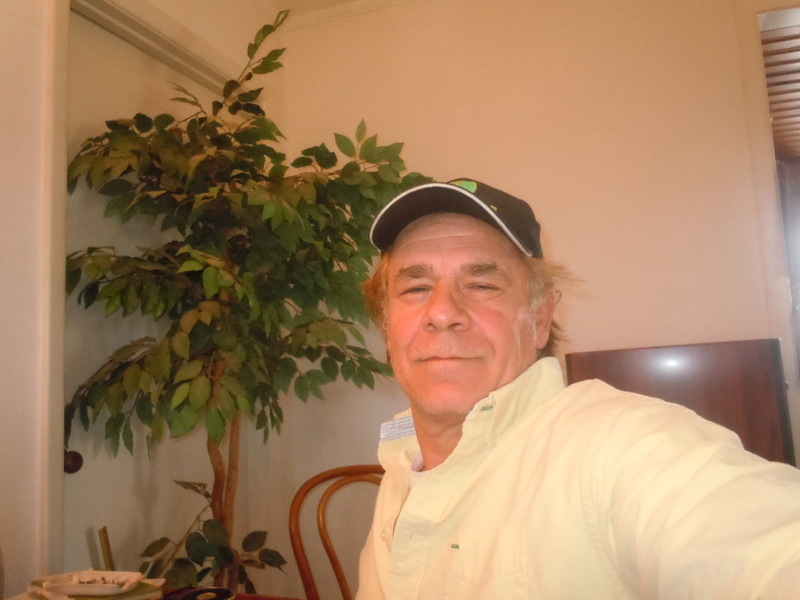 Date this young United States man Walter from Douglas, BR1792