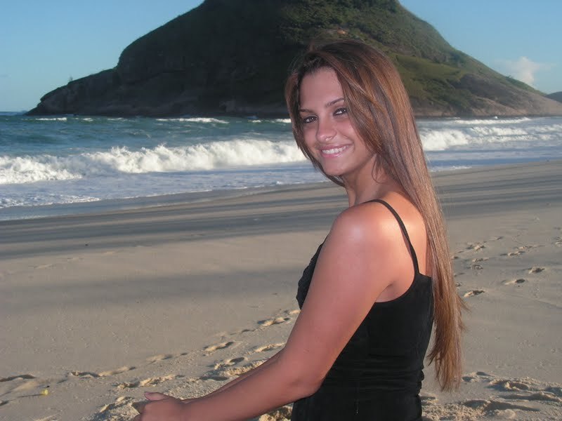Date this funny Brazil girl Kamylly from Rio De Janeiro BR1804