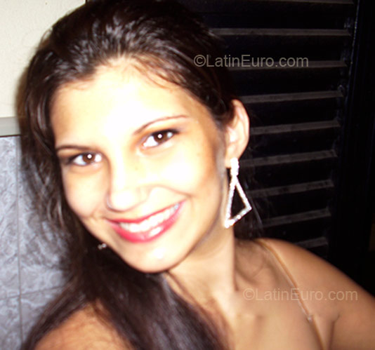 Date this beautiful Brazil girl Janaira Fernanda from Manaus BR2050