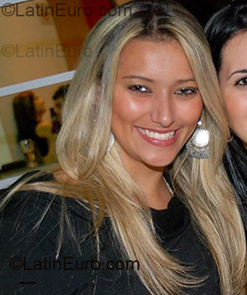 Date this attractive Brazil girl Joysse from Campinas BR2086