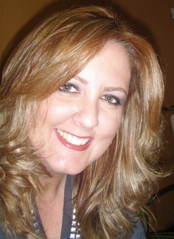 Date this delightful Brazil girl Carlacris from Birigui BR2125