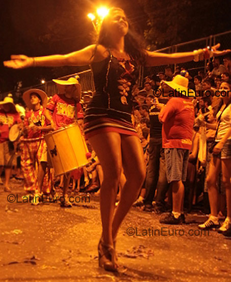 Date this happy Brazil girl Janayna from Taquaritinga BR2174