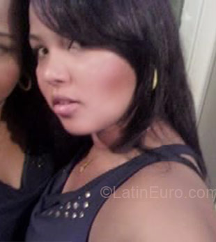 Date this voluptuous Brazil girl Cintia from Itaperuna BR2404