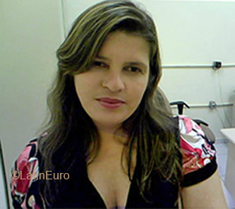 Date this voluptuous Brazil girl Deivilene from Porto Velho BR2412
