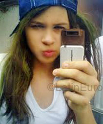 Date this attractive Brazil girl Kelly from Acarau BR2481