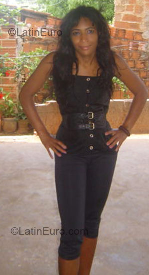 Date this lovely Brazil girl Vania from Goiania BR5153