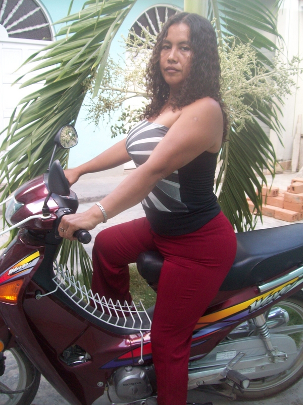 Date this hot Peru girl Mary from Juanjui PE263