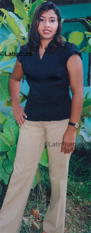 Date this voluptuous Honduras girl Elizabeth from Puerto Cortes HN181